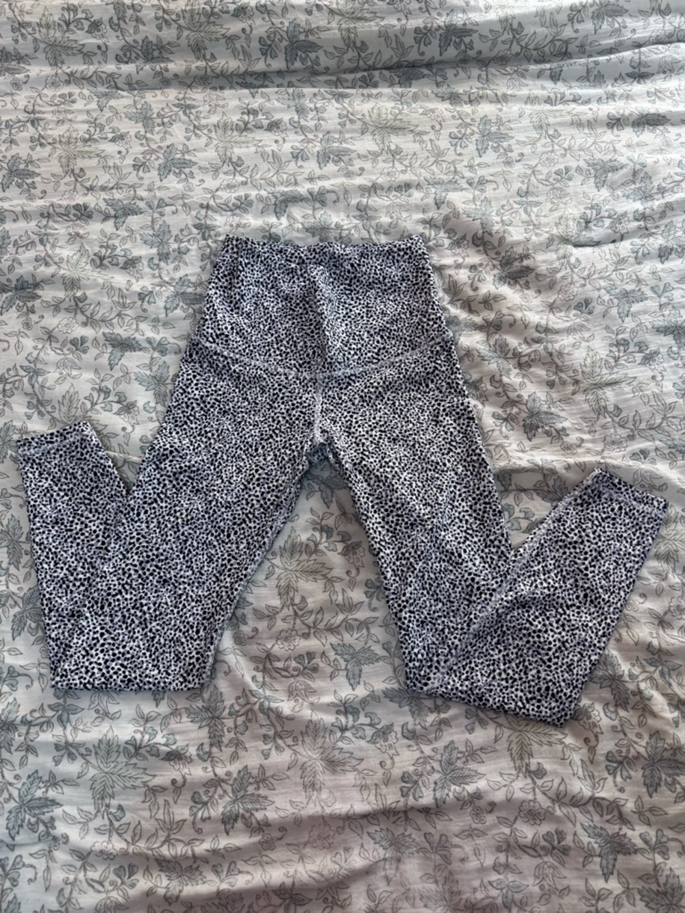 Old Navy Black and White Leggings